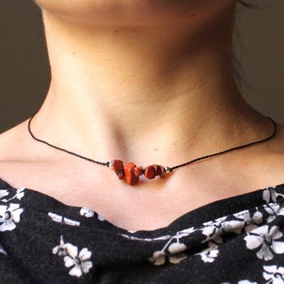 Verstellbare Halskette aus Wachsschnur mit roten Jaspissplittern