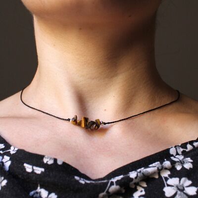 Verstellbare Halskette aus Wachsschnur mit Tigerauge-Splittern