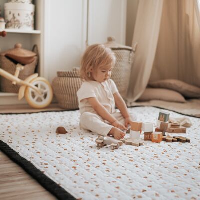 Love by Lily - Large play mat - Caramel Clovers - City size