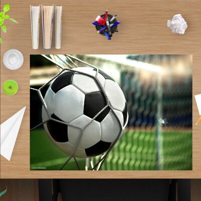 Almohadilla de escritorio de vinilo premium para niños - Fútbol en la portería - 60 x 40 cm (sin BPA)