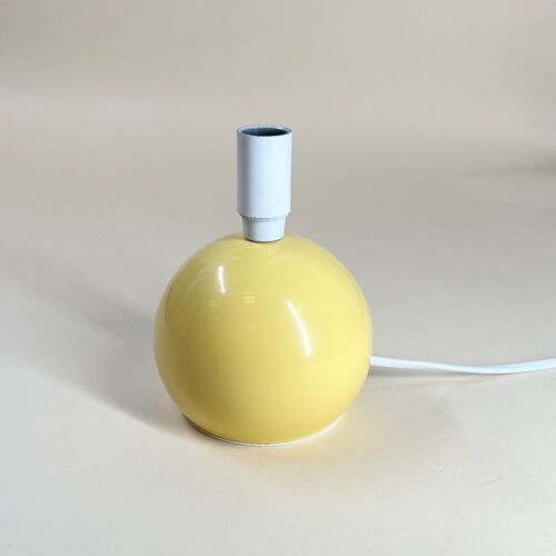 Table lamp - Pastel yellow
