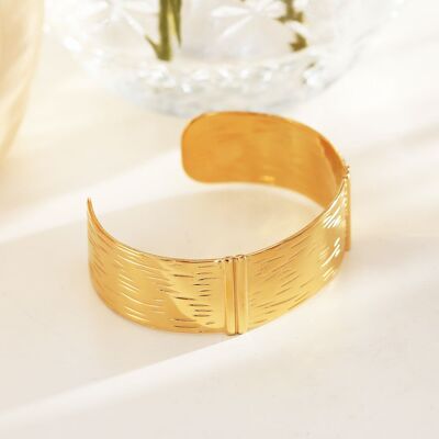 Thick hammered bangle/cuff bracelet