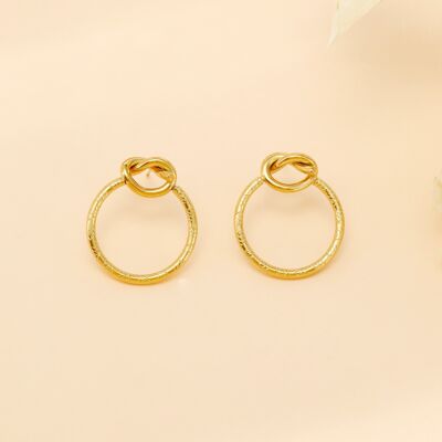 Golden earrings with knot and circle