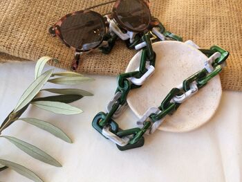 Chaîne de lunettes - Grande chaîne acrylique ovale en marbre blanc et vert marbré - parfaite pour porter avec des lunettes de soleil, comme porte-lunettes 4