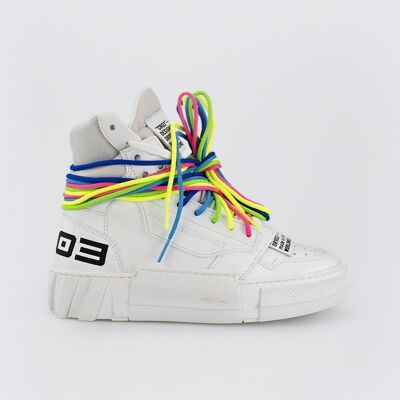 White Mid sneaker with multicolor laces