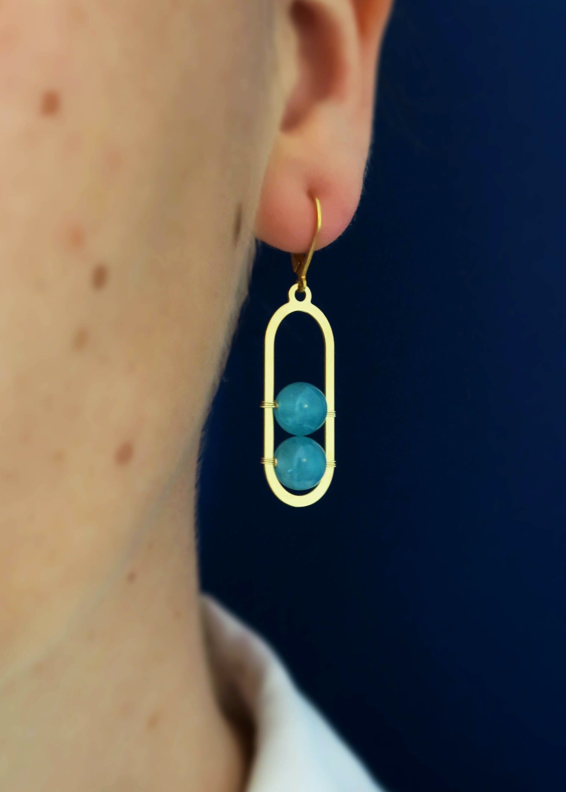 Boucles d'oreilles en pierres d'amazonite dorées à l'or fin Isis