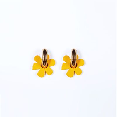 CAPUCINE yellow earrings + big ring