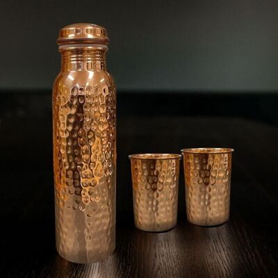 Hammer bottle set - Puur Koperen Set: Fles (1 l) + 2 Bekers (300 ml) Gehamerd