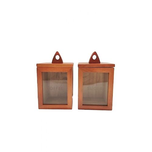 Set of coffee and sugar jars made of rubberwood with airtight closure.  Dimension: 10x10x14cm