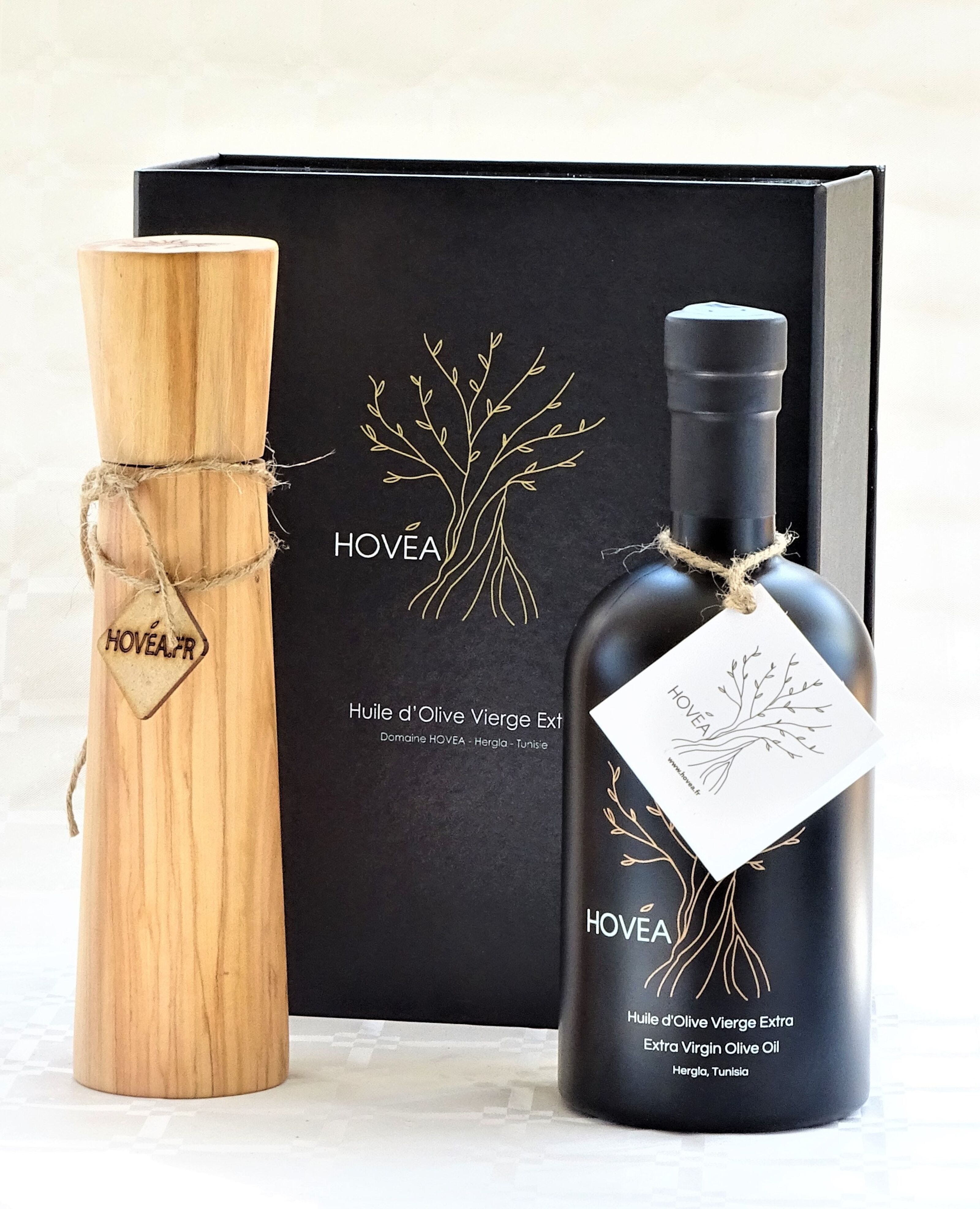 Buy wholesale Gift box 1 bottle of Extra Virgin Olive Oil 500 ml and a 23  cm salt and pepper mill in handmade olive wood (ceramic mechanism)