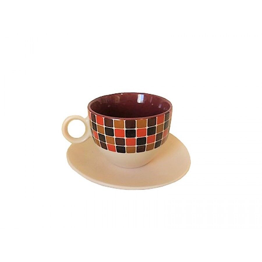 Set of 4 ceramic cups for espresso with plates in vintage design.