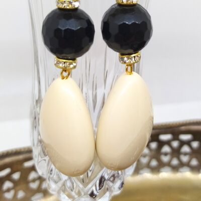 Earrings with resins and drop pendant