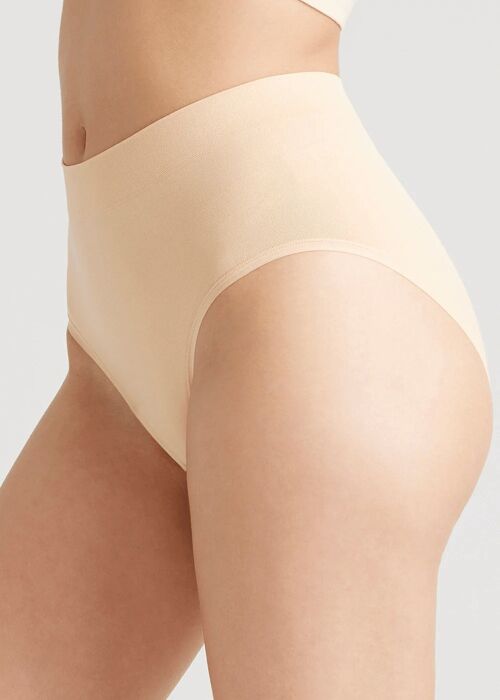 Simply Soft Non-Shaping Seamless Brief - Core Essentials