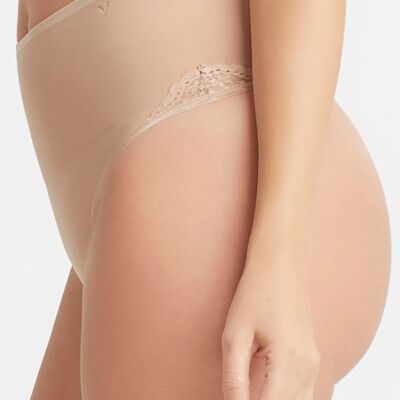 Ultralight Seamless Shaping Thong with Lace Insert