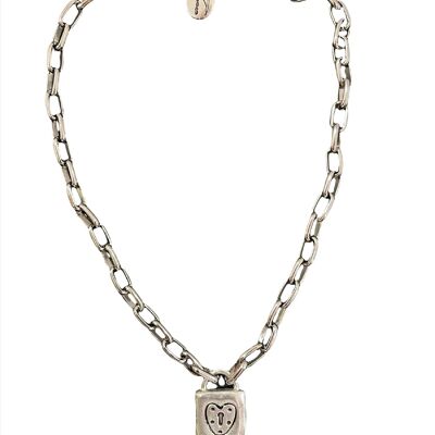 Collar Candado en plata chapado y cadena singular eslabón rectangular. "Gloria Mago"