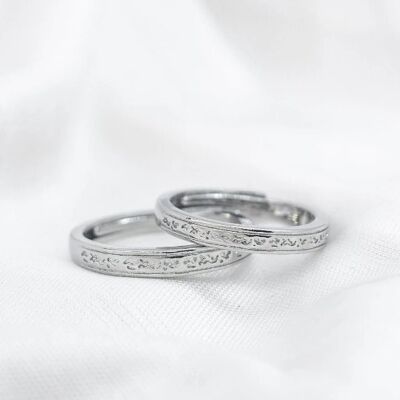Juego de anillos de promesa de pareja grabados en plata ajustable