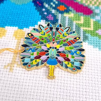 Minder de aguja de pavo real de mandala para punto de cruz, bordado, costura, acolchado, costura y mercería