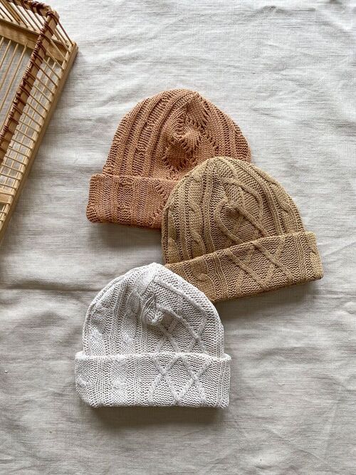 Baby beanie / knitted