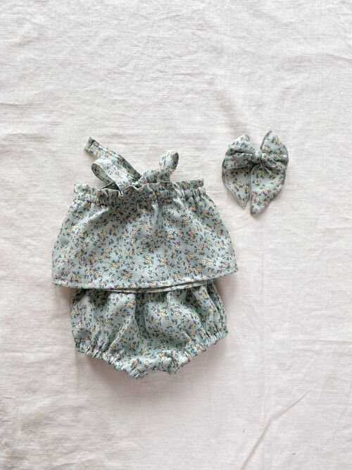 Baby girl top / little flowers - icy blue