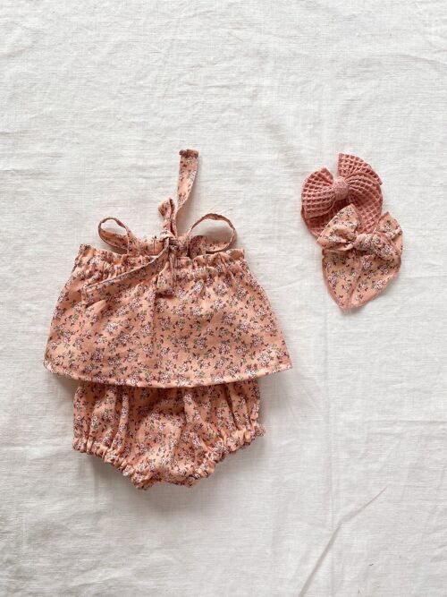 Baby girl top / little flowers - peach