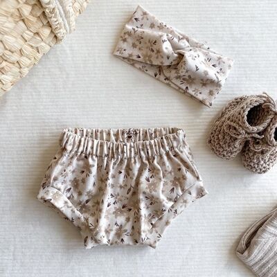 Baby shorts / beige floral