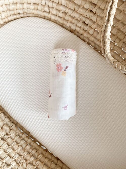 Baby swaddle / floral cotton