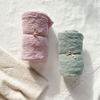 Baby swaddle / Sophie - embroidered muslin