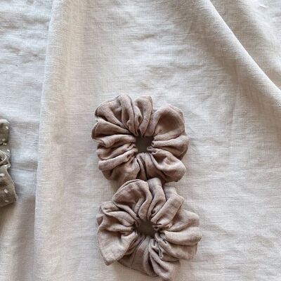 Wide msulin scrunchie / stone