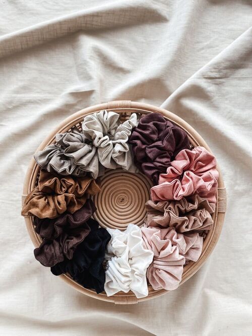 Wide linen scrunchies