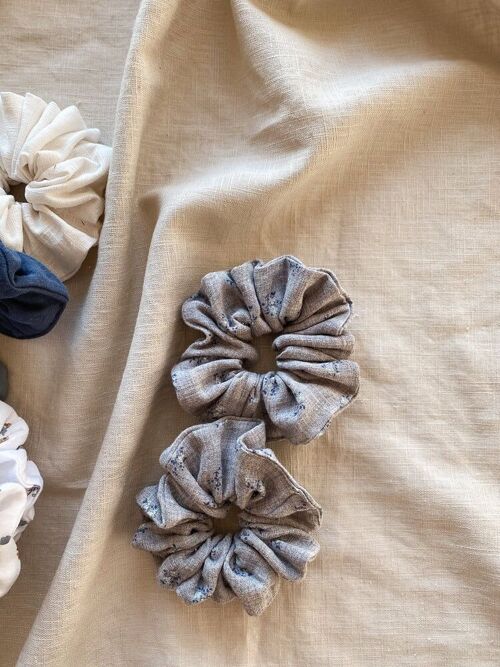 Wide muslin scrunchie /  blue vintage floral