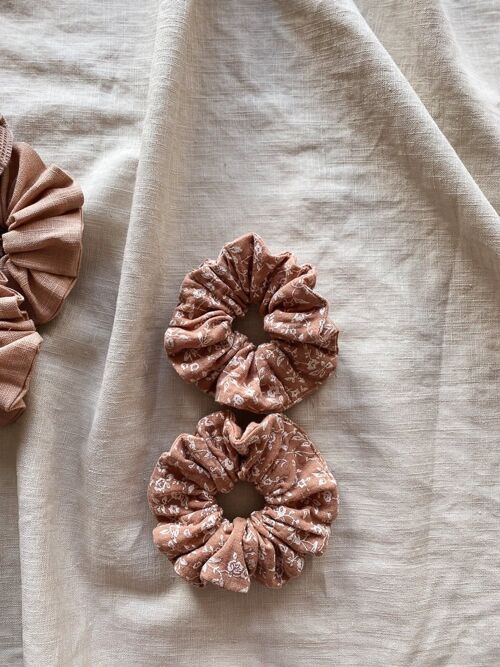 Wide muslin scrunchie / floral - nude