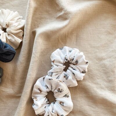 Wide muslin scrunchie / white + blue floral
