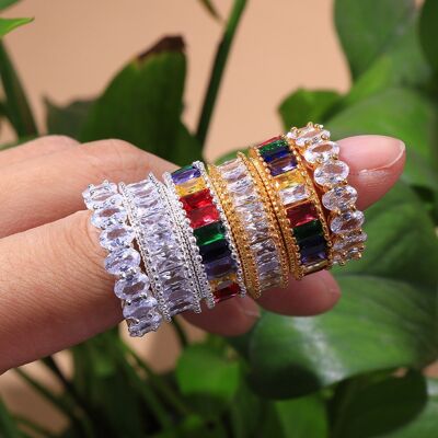 Anillo de diamantes de imitación brillantes de moda