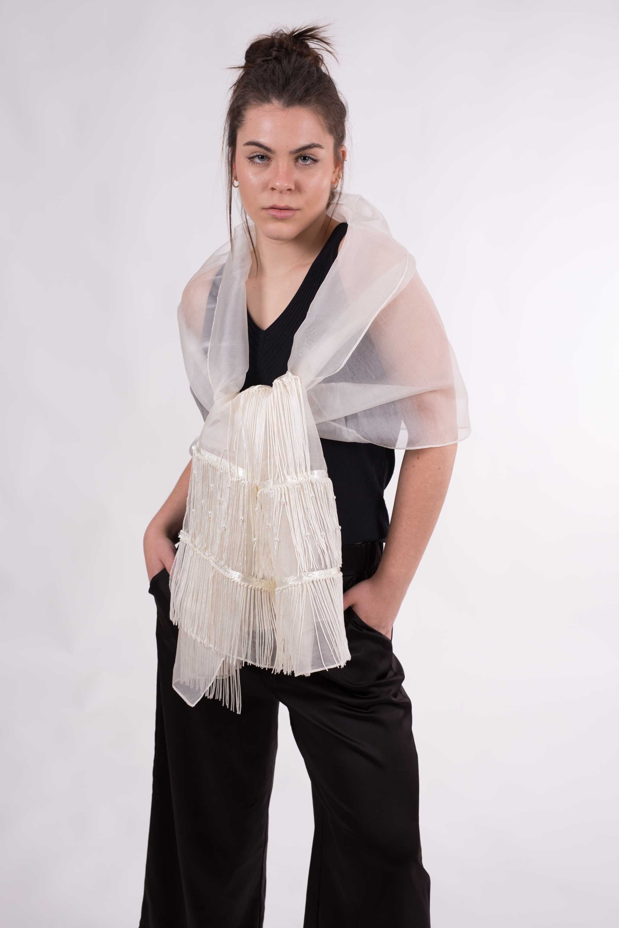 Partyschal aus Organza mit Fransen