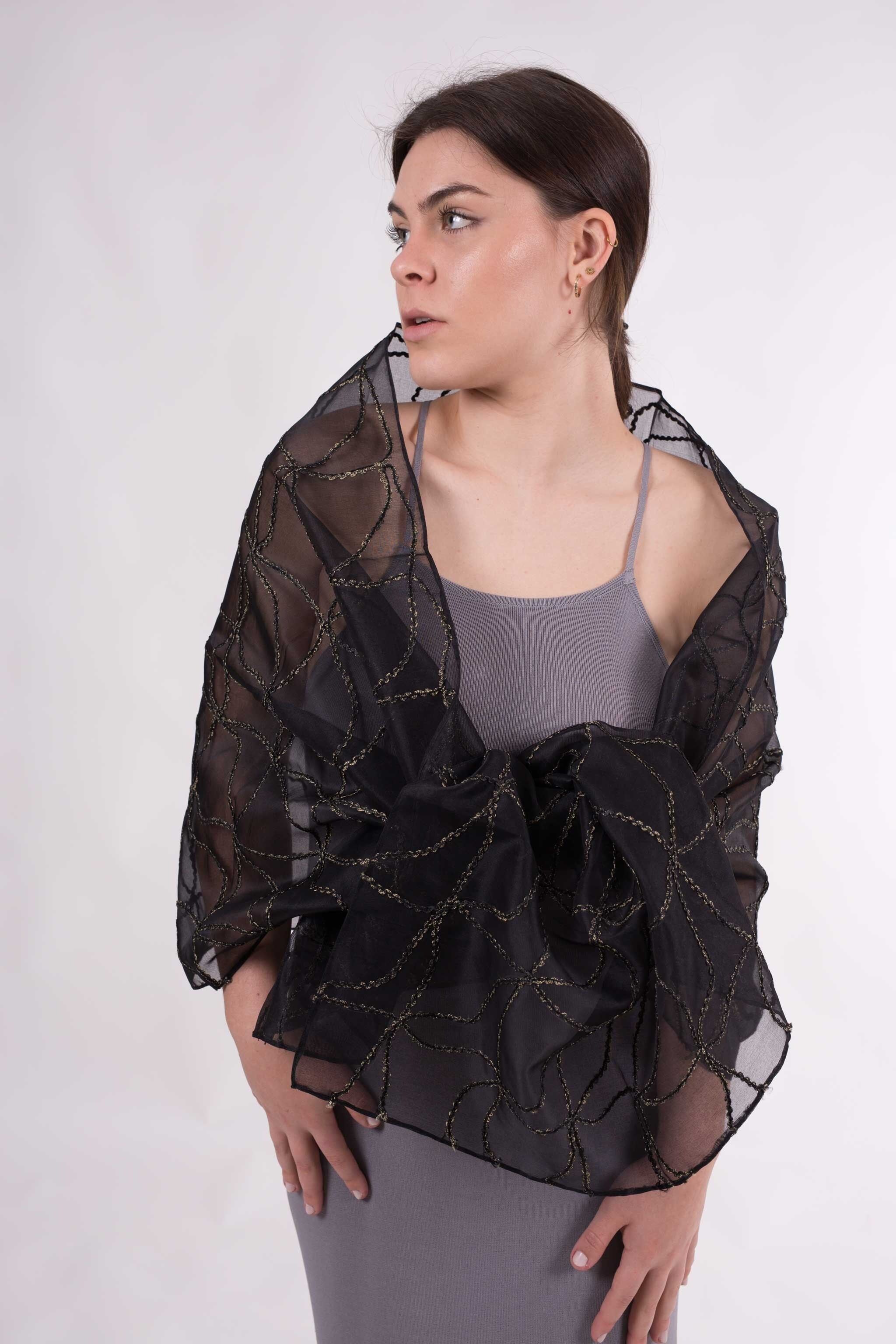 Bestickter Organza-Schal