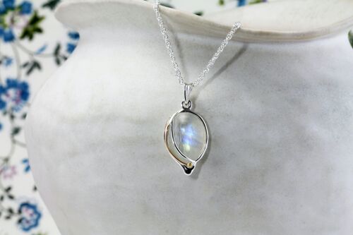 Fluid Silver Moonstone Pendant