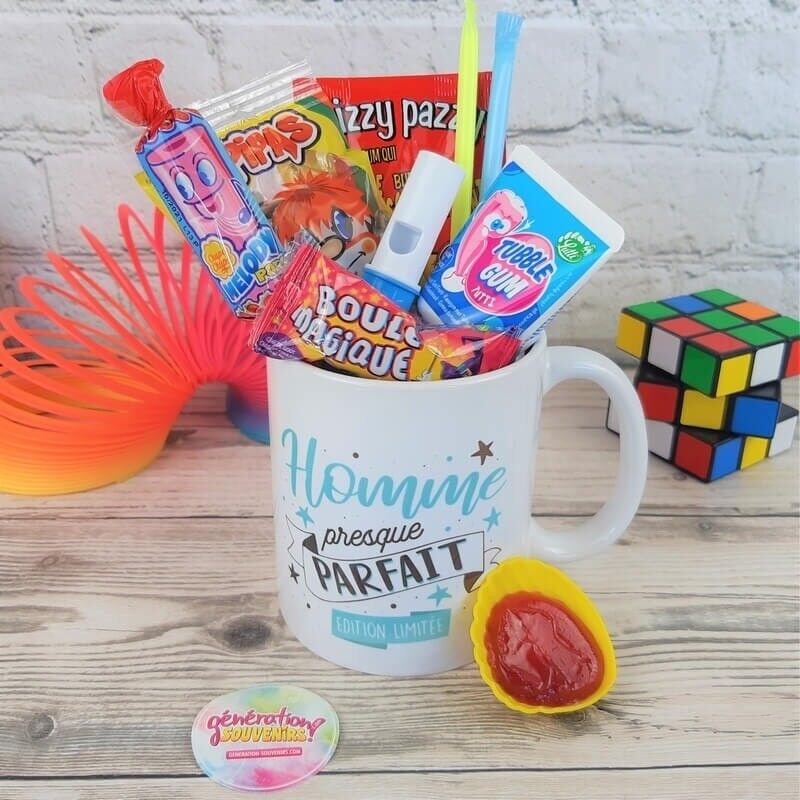 Tazza da uomo quasi perfetta piena di dolci retrò