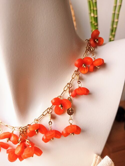 Collier réglable en acier 316L inoxydable et hypoallergénique avec fleurs pampilles couleur CORAIL