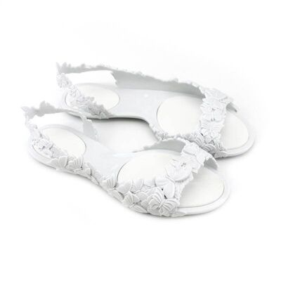 Sandalias blancas de mariposa de Sunie