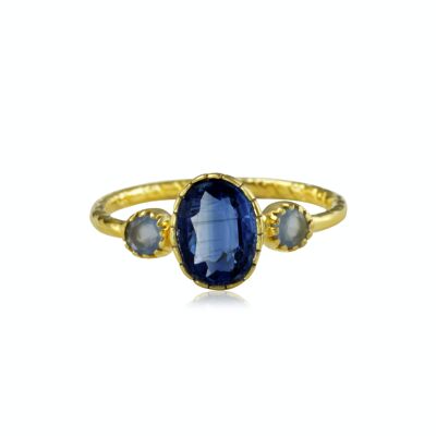 Maestoso anello in oro con calcedonio blu e cianite