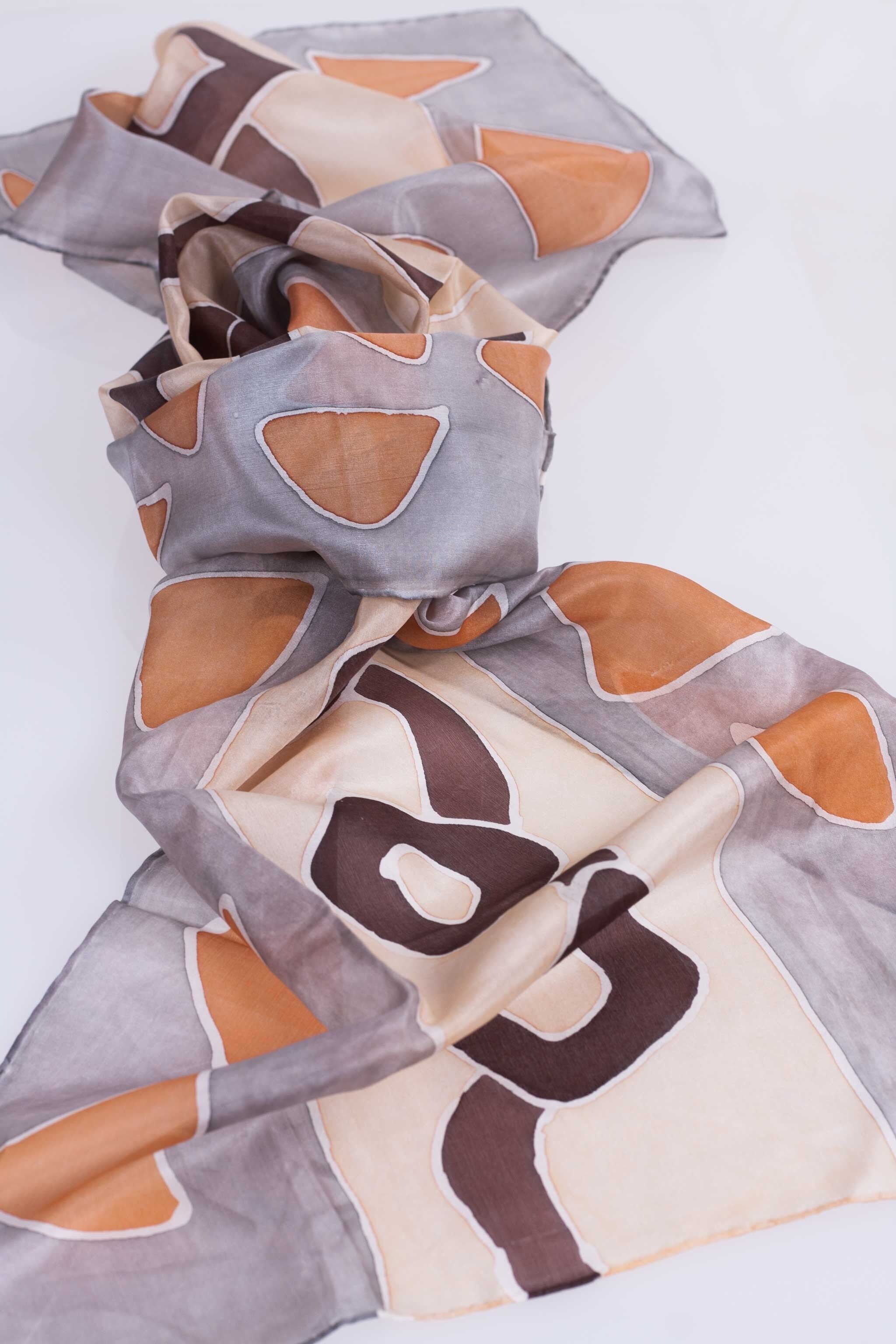 Sciarpa di seta naturale dipinta a mano