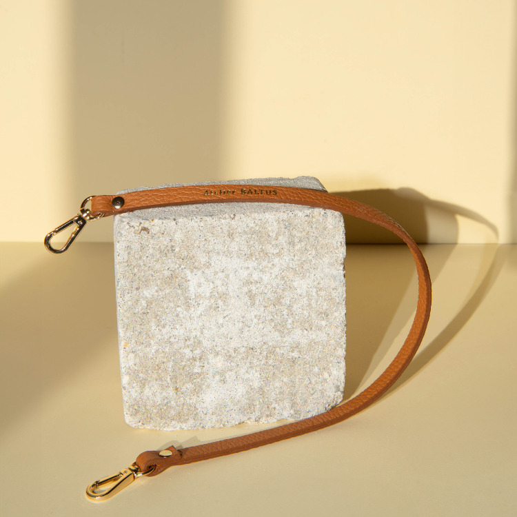 Schlüsselanhänger / Doppelkarabiner aus vollnarbigem Rindsleder – 47 x 0,8 cm