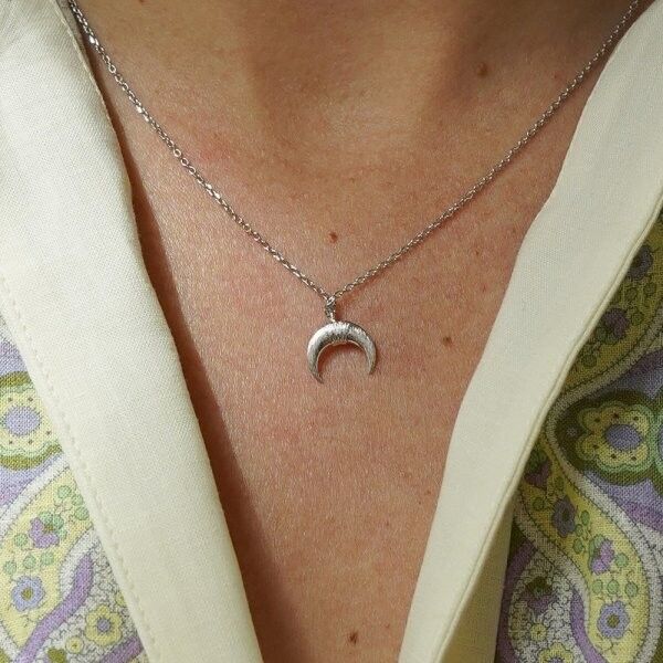 Anello a mezzaluna in ottone spazzolato