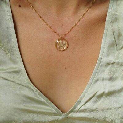 Resin pendant necklace dried flower white golden brass fine gold