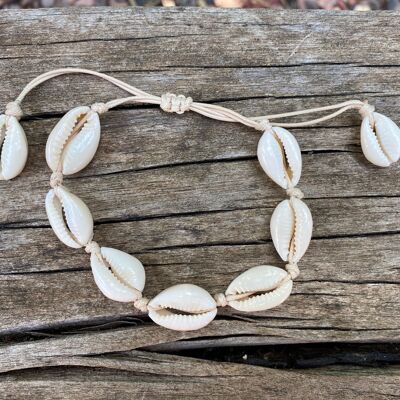 Pulsera beige ajustable en conchas Cauris