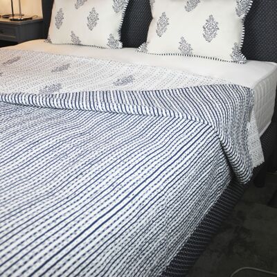 Cream bedspread with dark blue block print and decorative stitch, 170x270cm