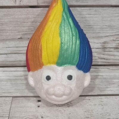 Regenbogen-Troll-Badebombe