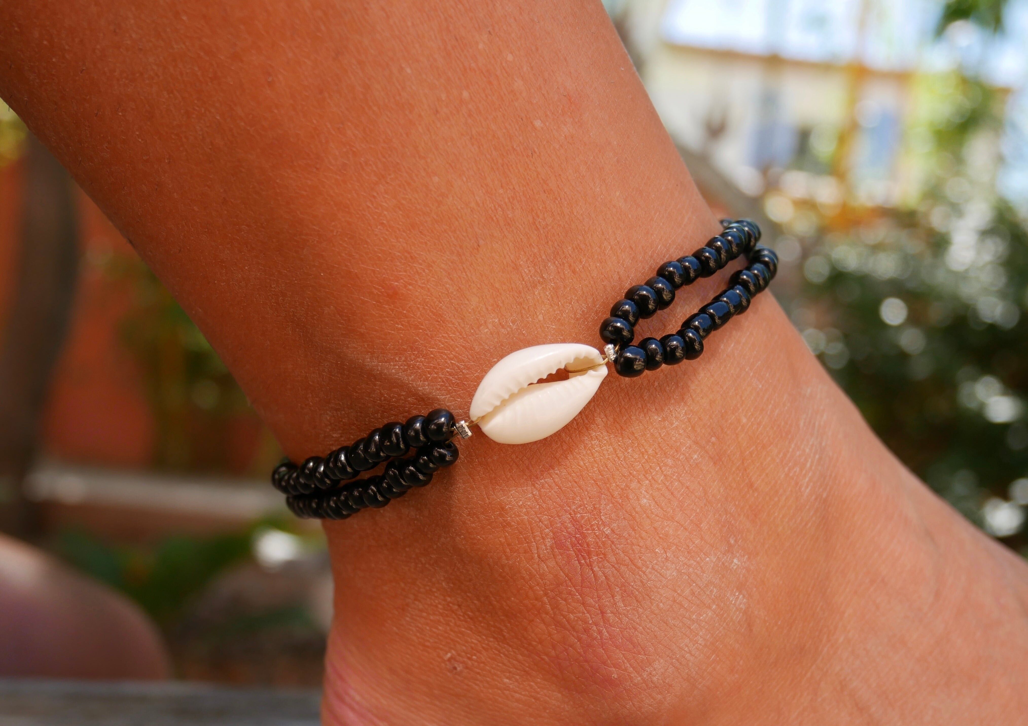 Chaîne de cheville en coquillages Cauris et perles rocaille