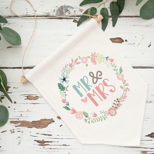 Hanging Linen Banner Mr & Mrs Wreath