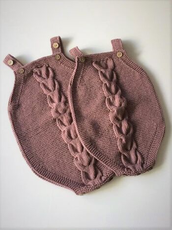 Barboteuse modèle classique tricotée à la main en coton biologique 0-3 ans 2